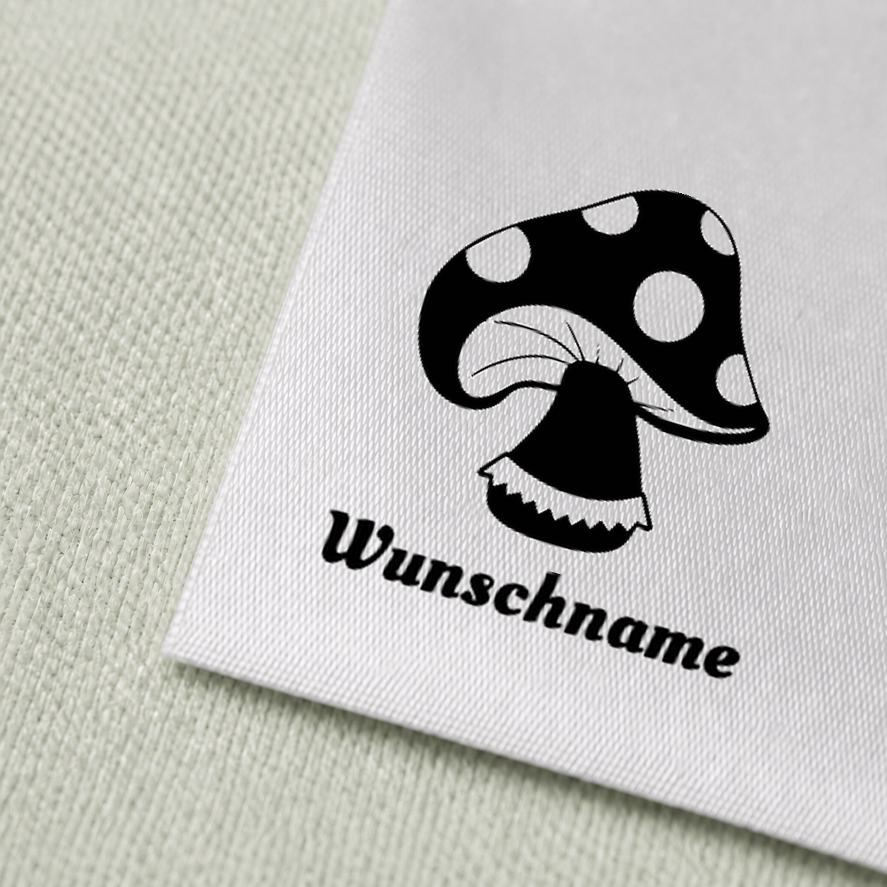 Textiletiketten mit Pilz Motiv und Wunschnamen Namensetiketten 3 Druck und Satin im Detail