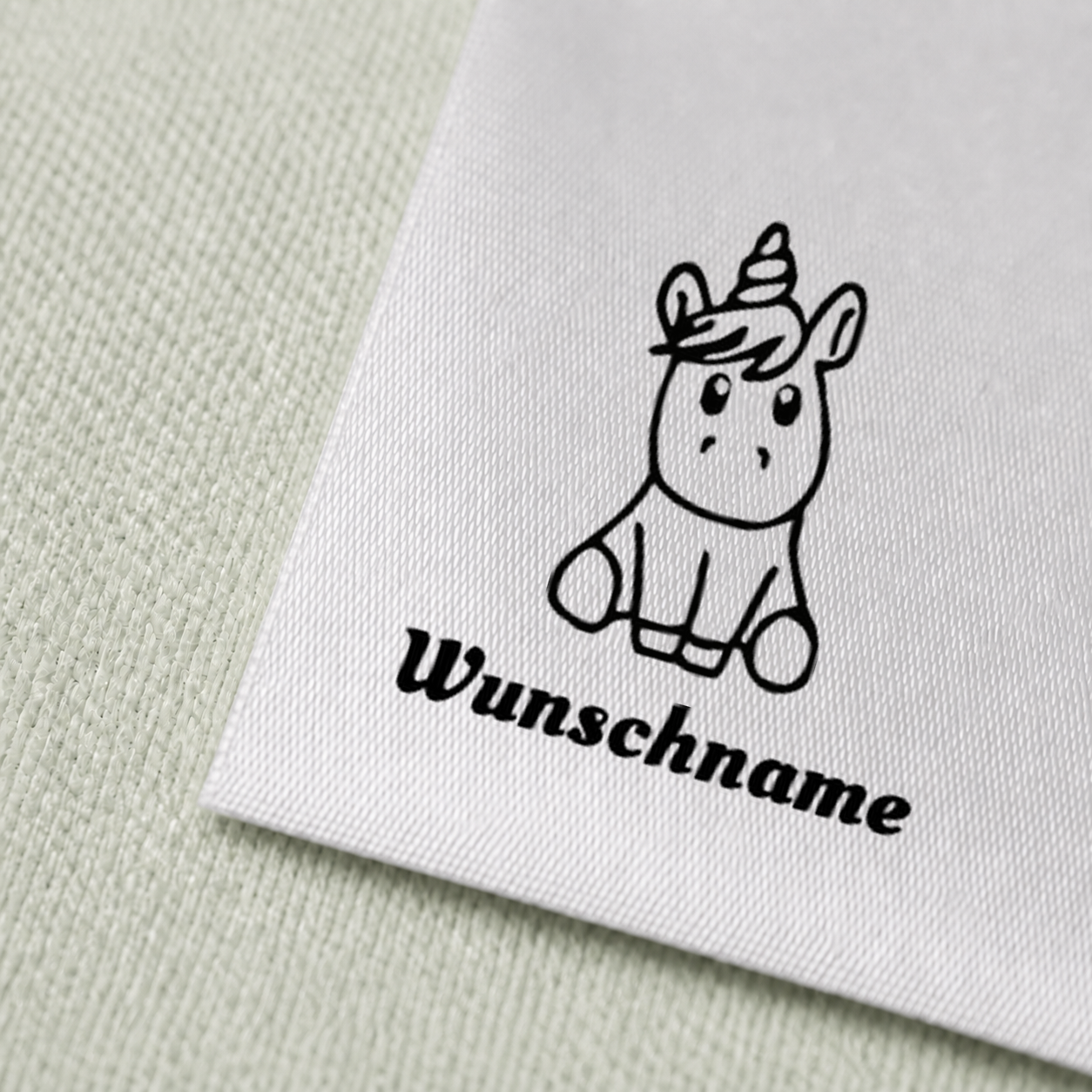 Individuelle Textiletiketten mit Einhorn Motiv und Wunschnamen Namensetiketten 3 Druck und Satin im Detail